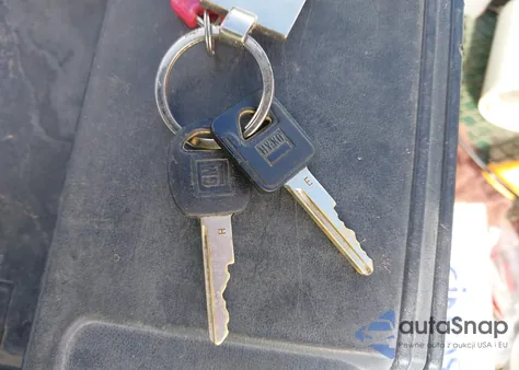 1994 GMC Suburban K1500 z USA, uszkodzony, nr VIN 1GKFK16K6RJ750629